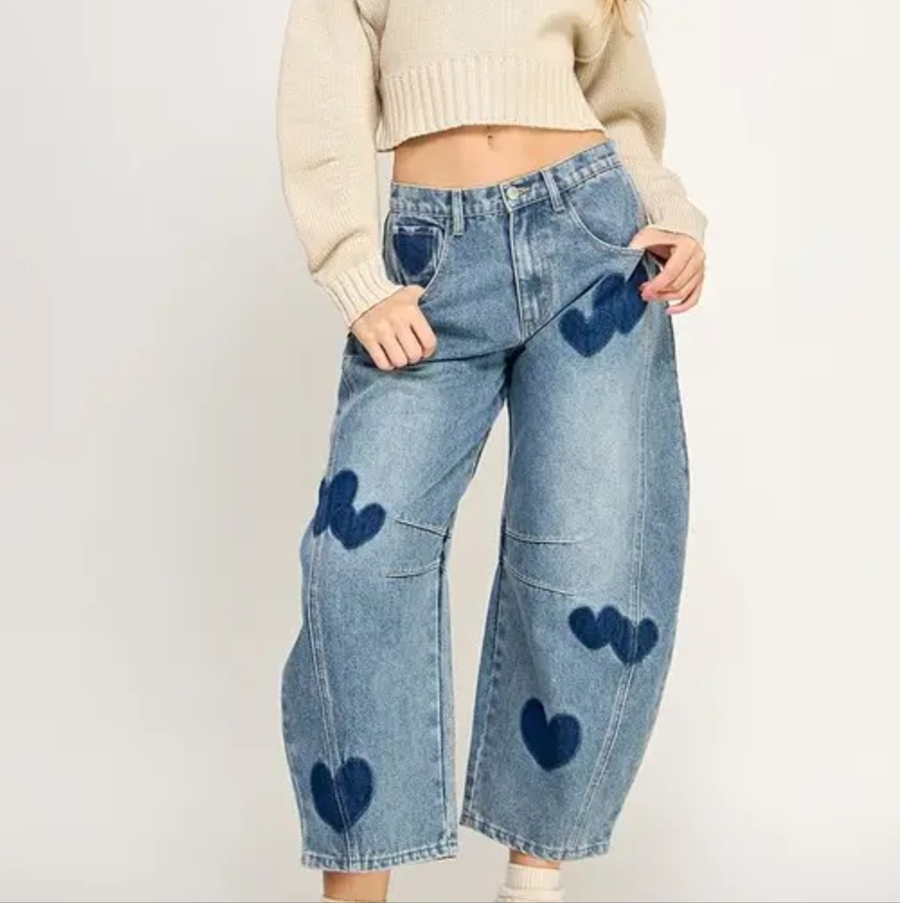 NWT Easel Brand Barrel Jeans with Heart Stamps